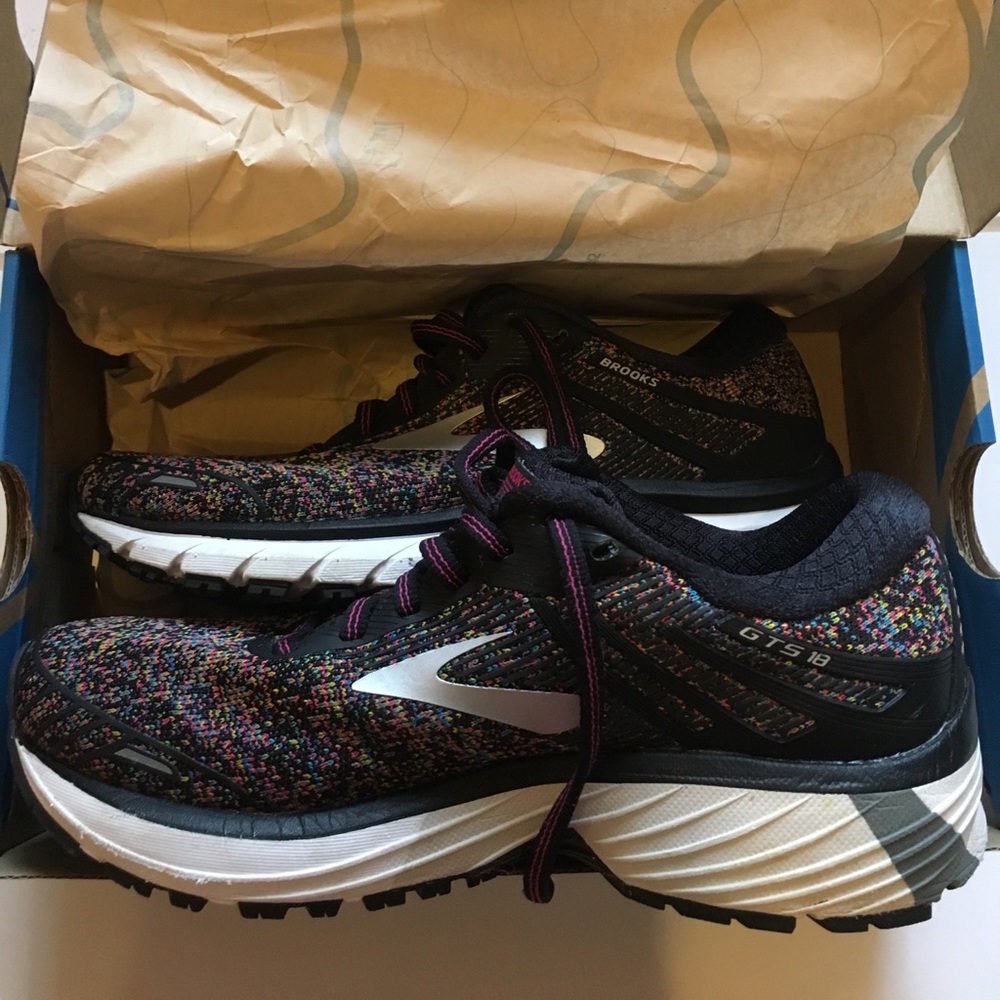 Women’s Brooks Adrenaline GTS 18 Running Shoes